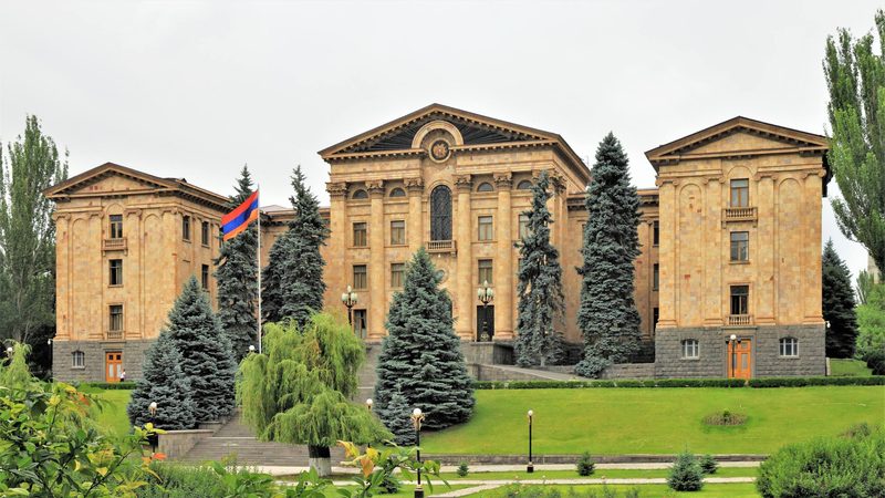 Политика. Фото: Wikimedia Commons, обрезано