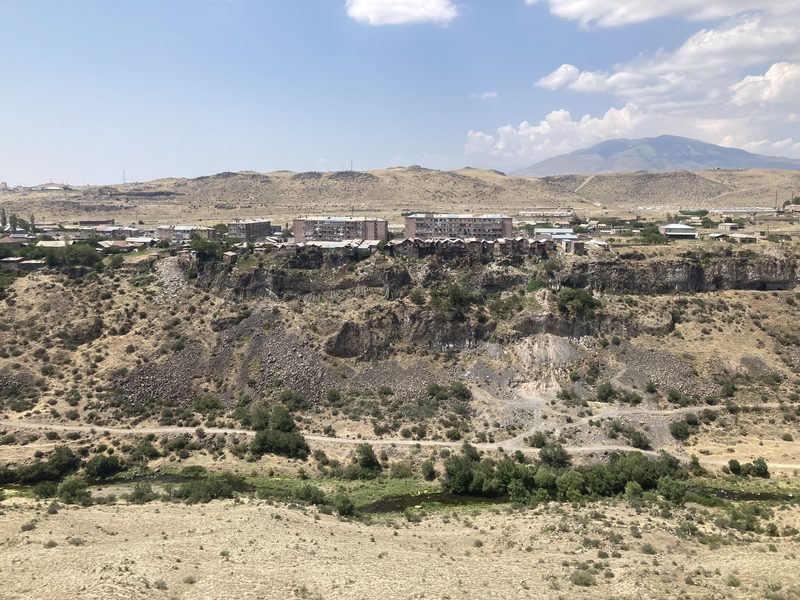 Общество. Фото: Atheist Armenian / Wikimedia Commons, CC BY-SA 4.0, обрезано