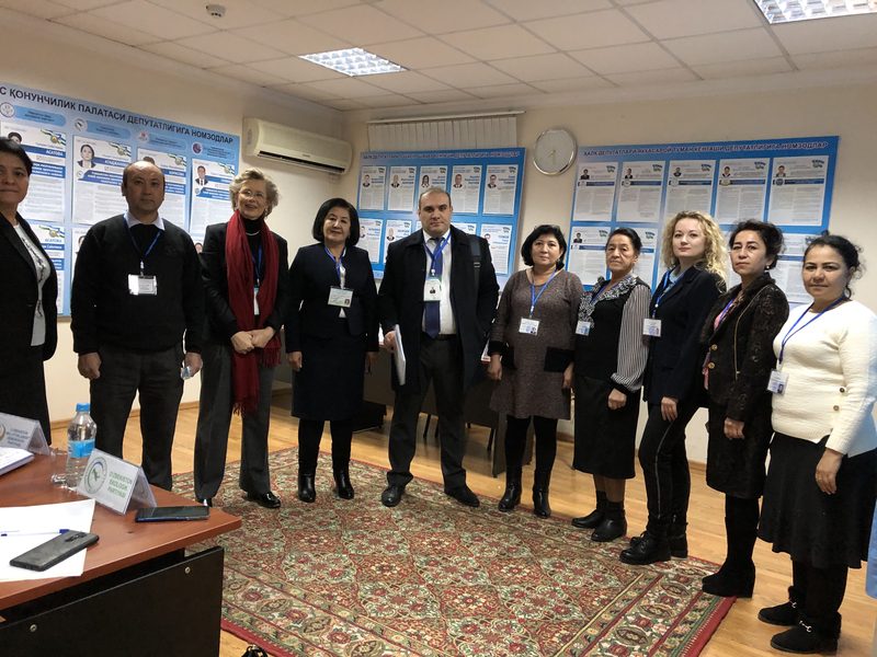 Политика. Фото: oscepa / Wikimedia Commons, CC BY-SA 2.0, обрезано